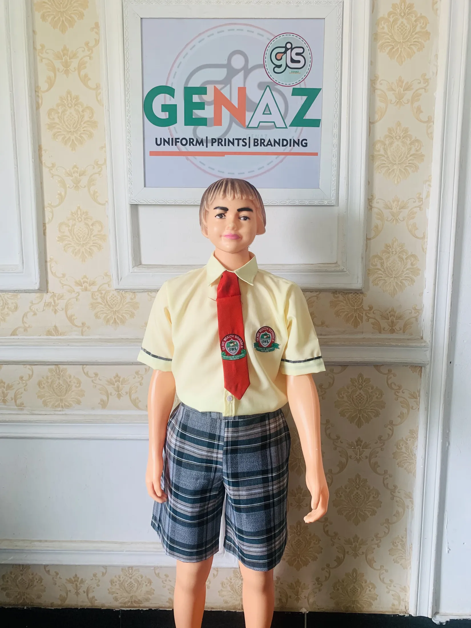 Alternate archive view of the same institutional uniform